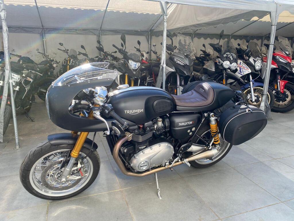 THRUXTON 1200