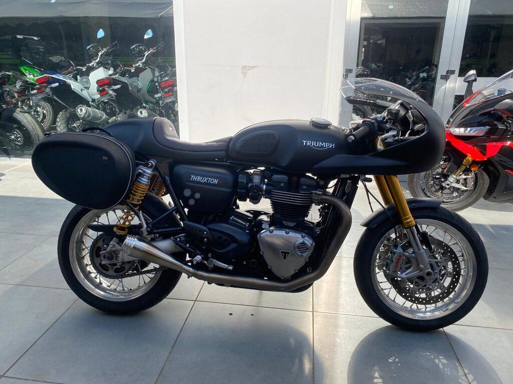 THRUXTON 1200