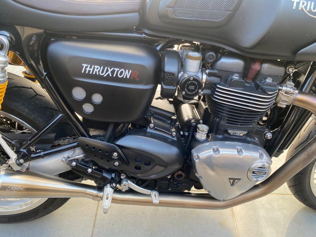 THRUXTON 1200