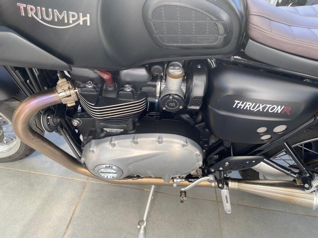 THRUXTON 1200