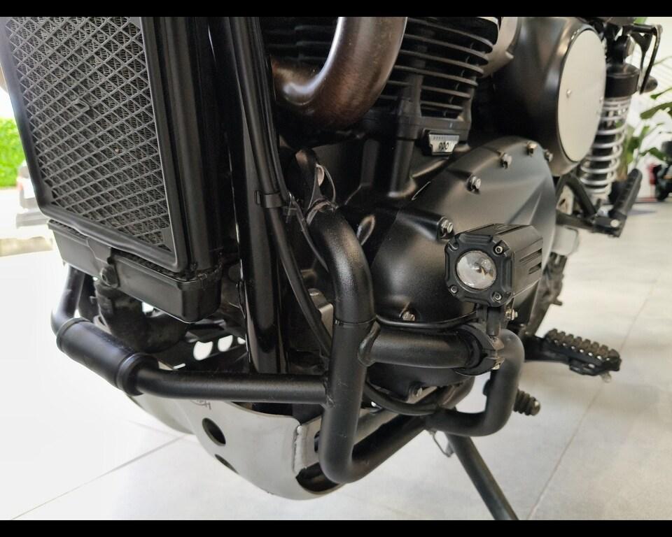 SCRAMBLER 900