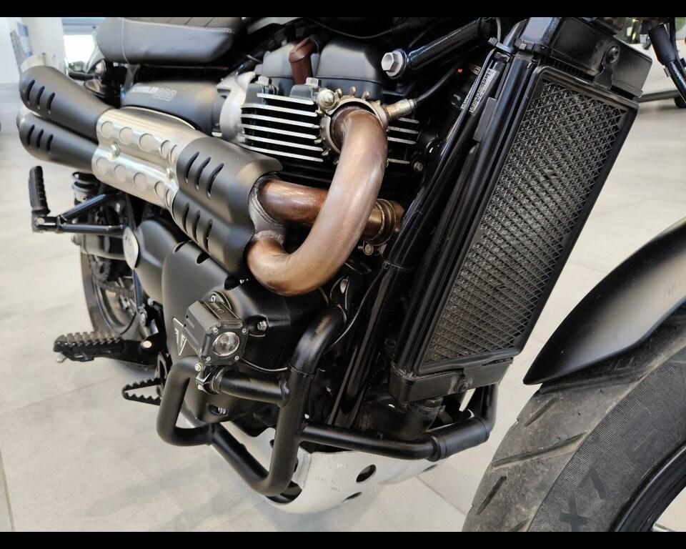 SCRAMBLER 900
