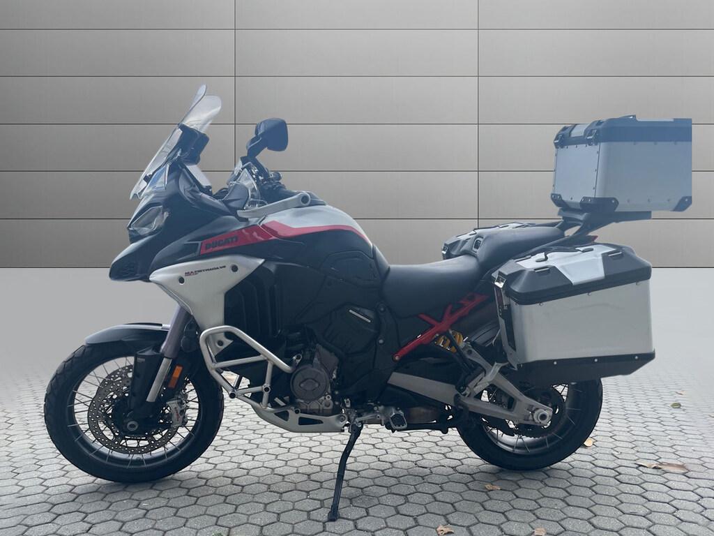 MULTISTRADA V4