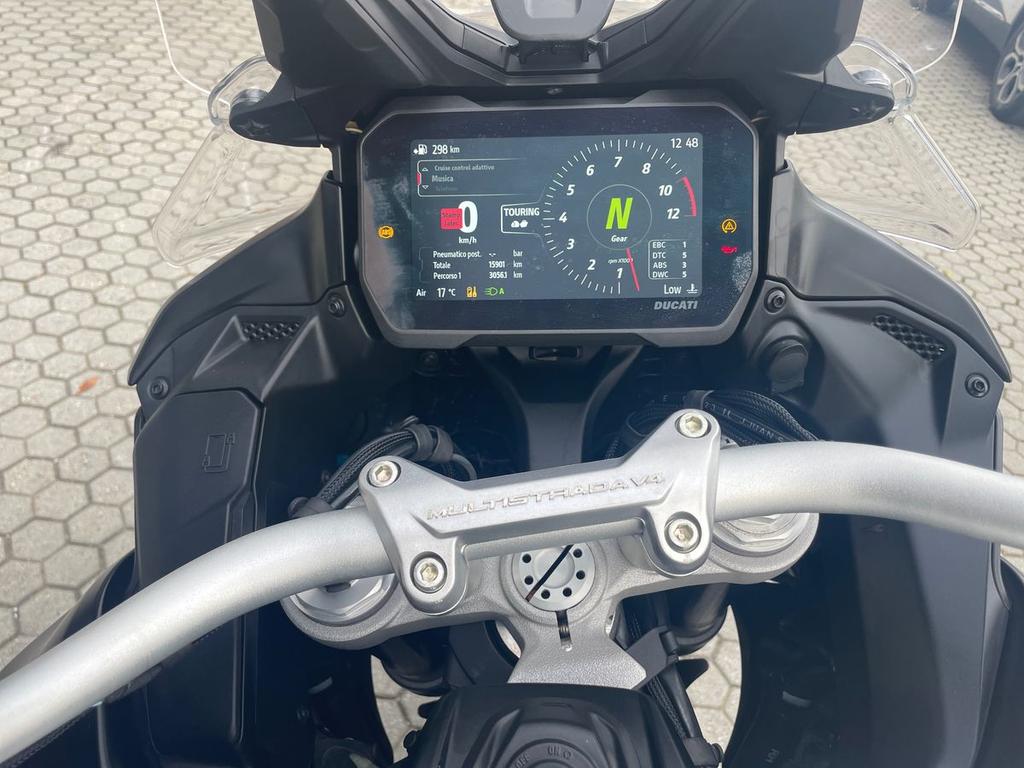 MULTISTRADA V4