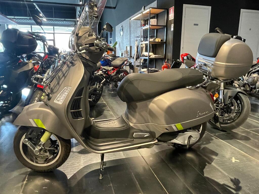 VESPA GTS 300