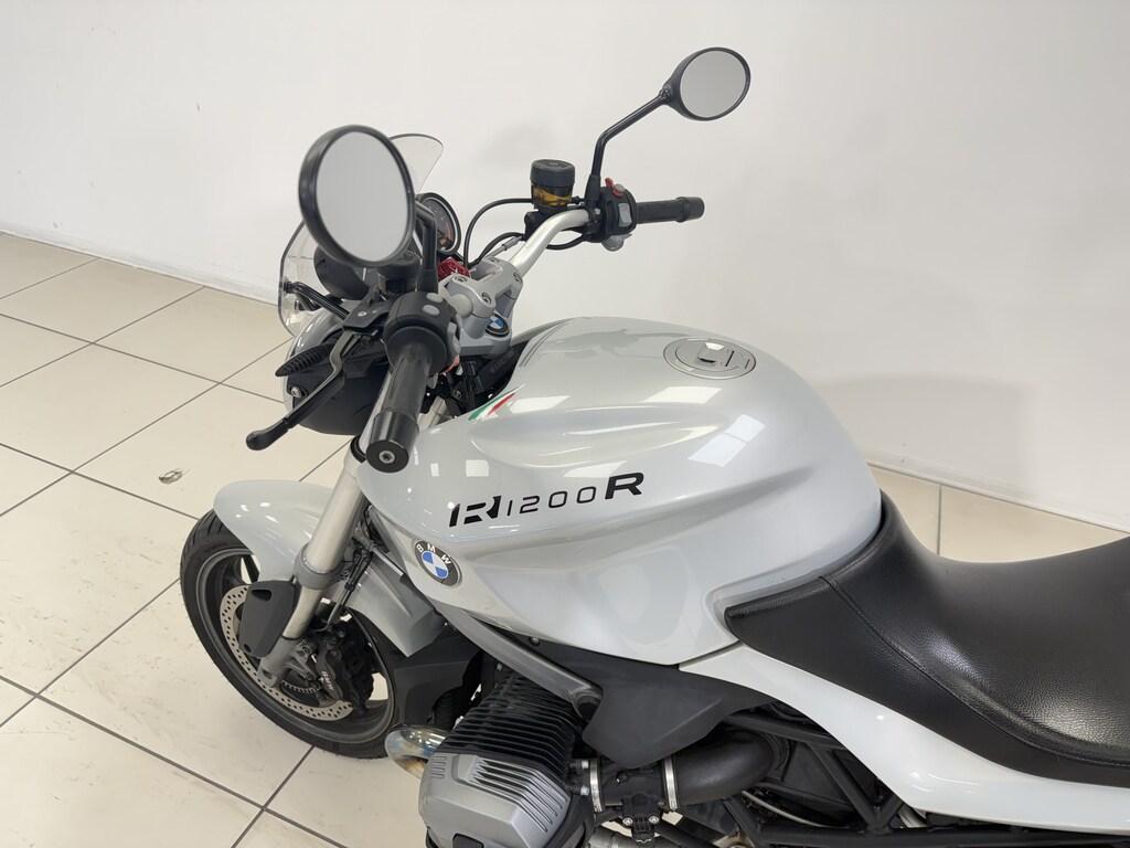 R 1200 R