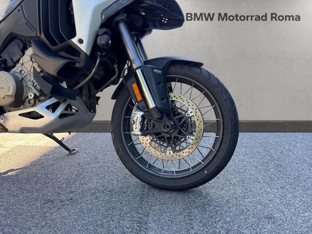 MULTISTRADA V4