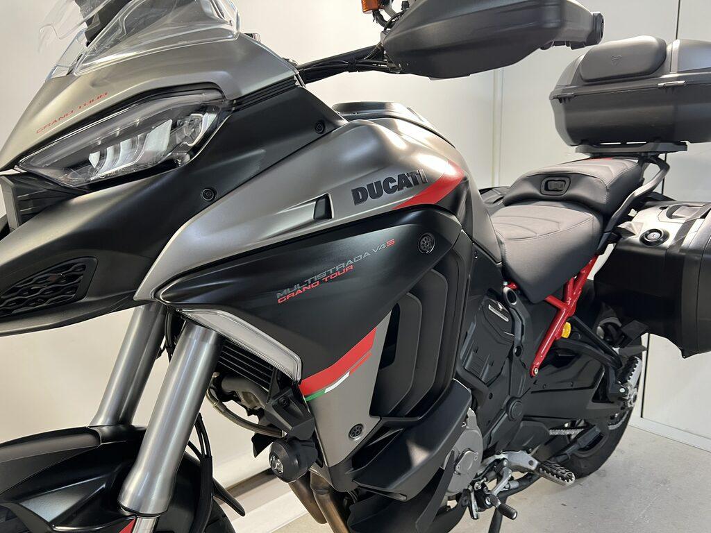 MULTISTRADA V4