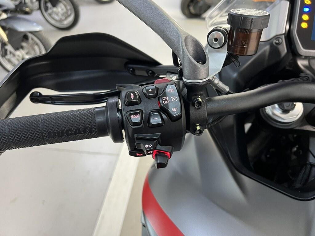 MULTISTRADA V4