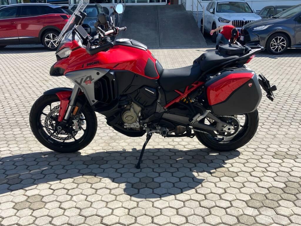 MULTISTRADA V4