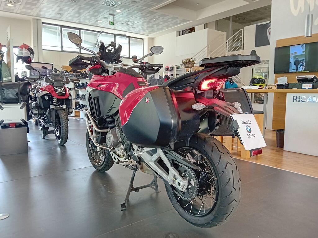 MULTISTRADA V4
