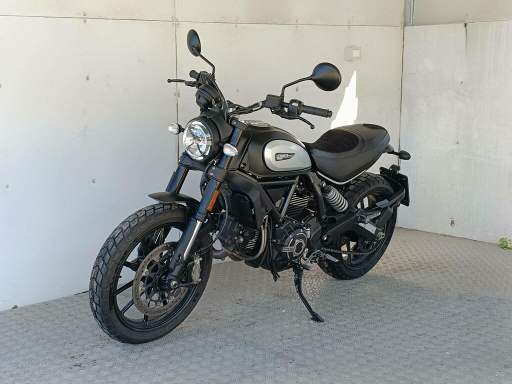 SCRAMBLER 800