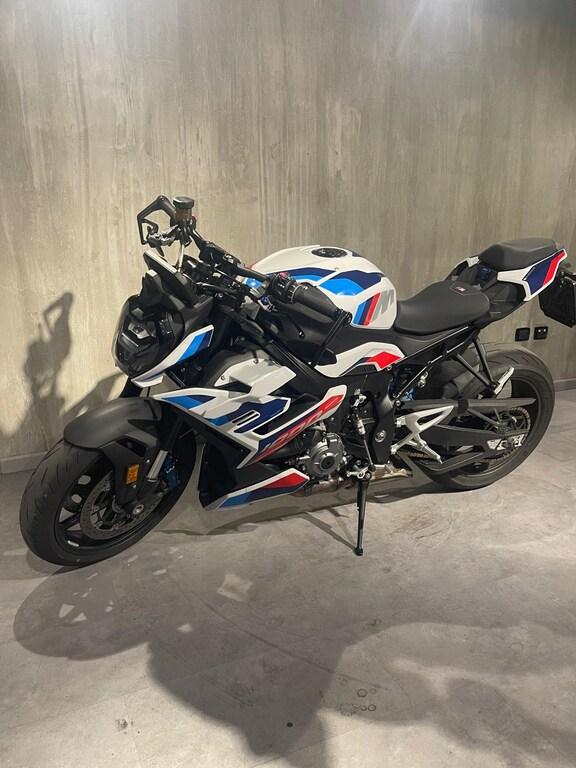 M 1000 R