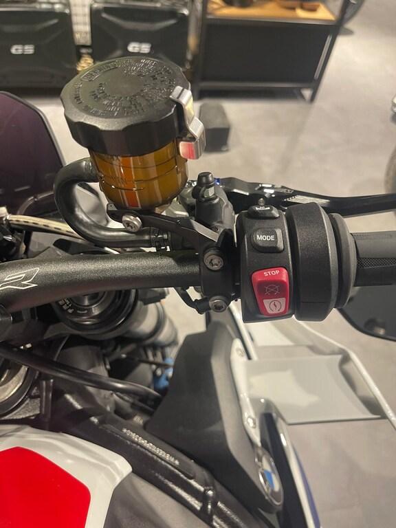 M 1000 R