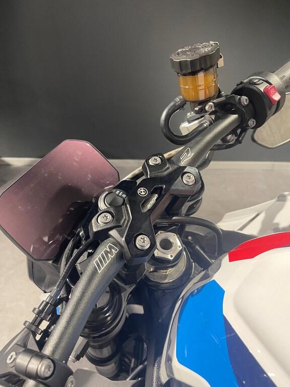 M 1000 R