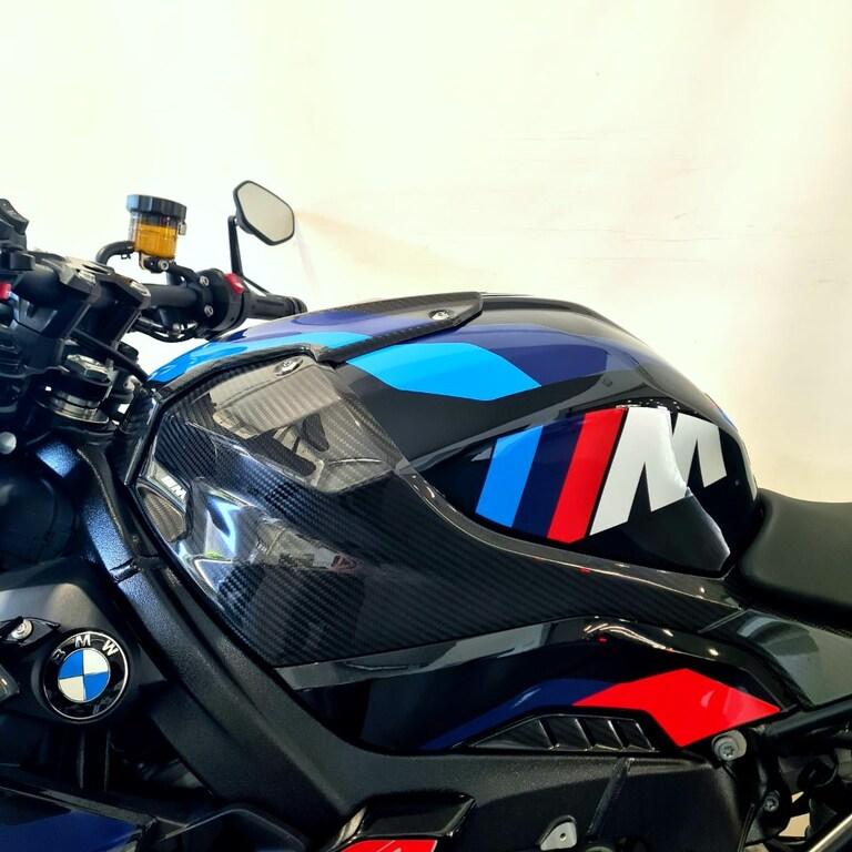 M 1000 R