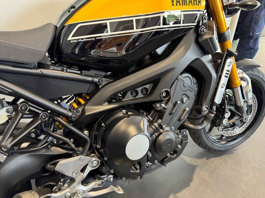 XSR 900