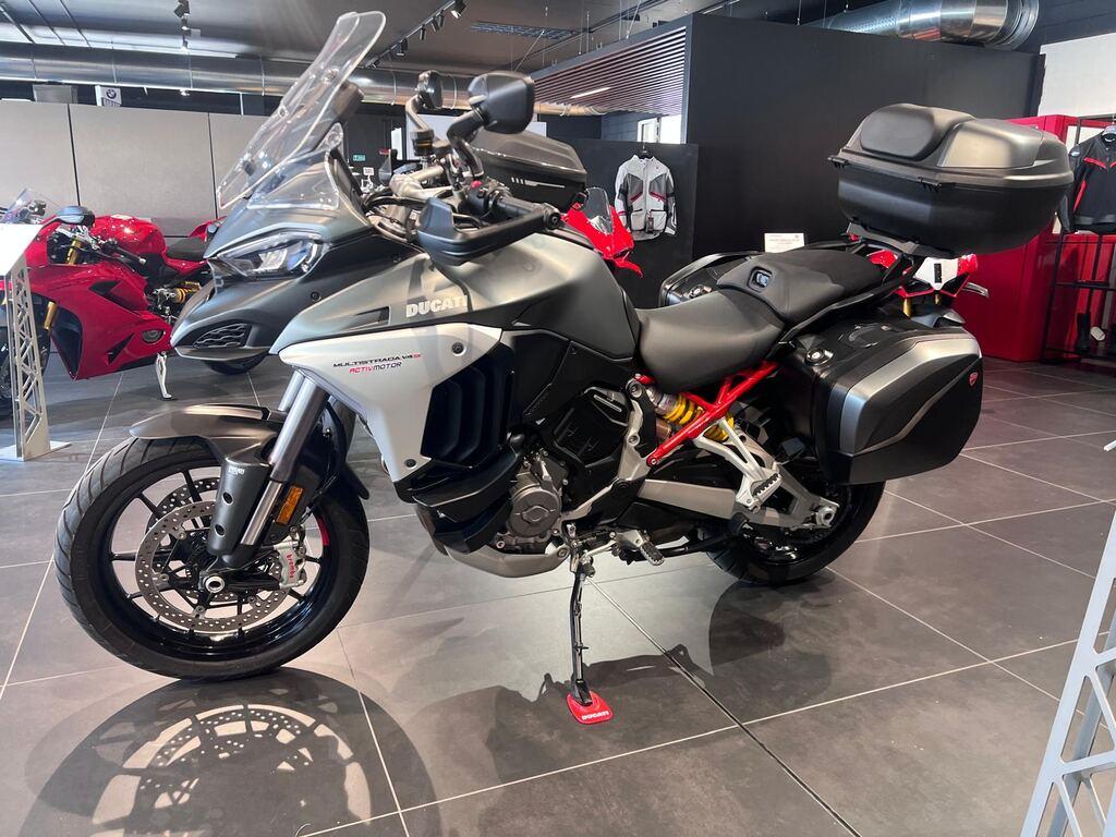 MULTISTRADA V4