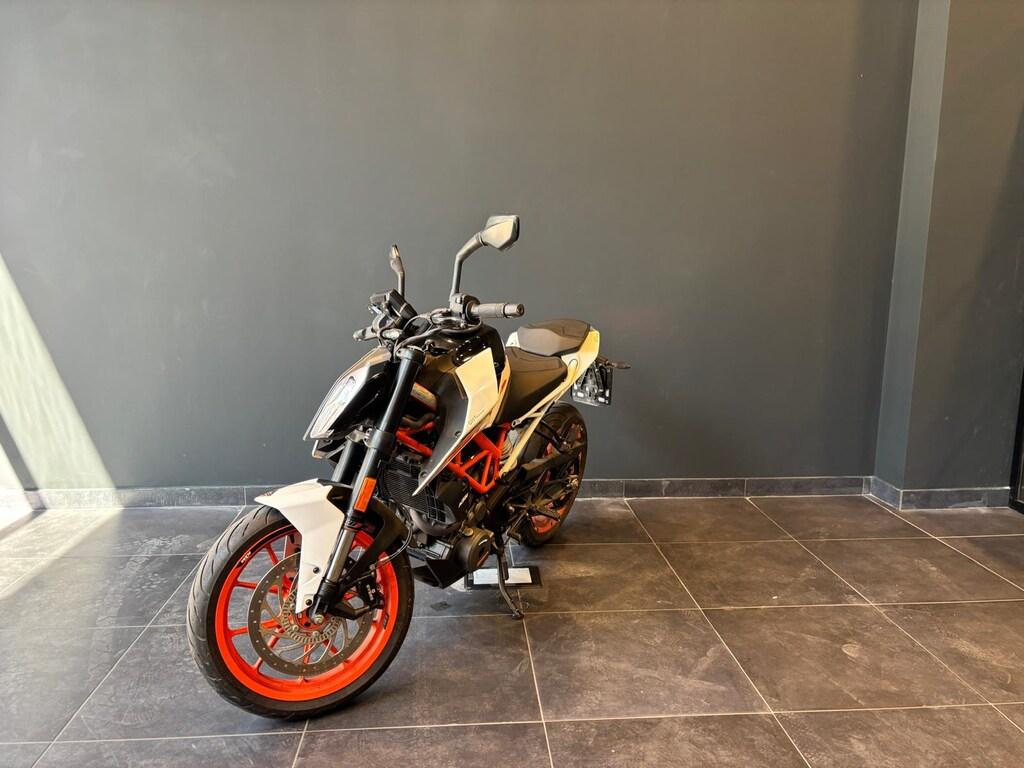 390 DUKE