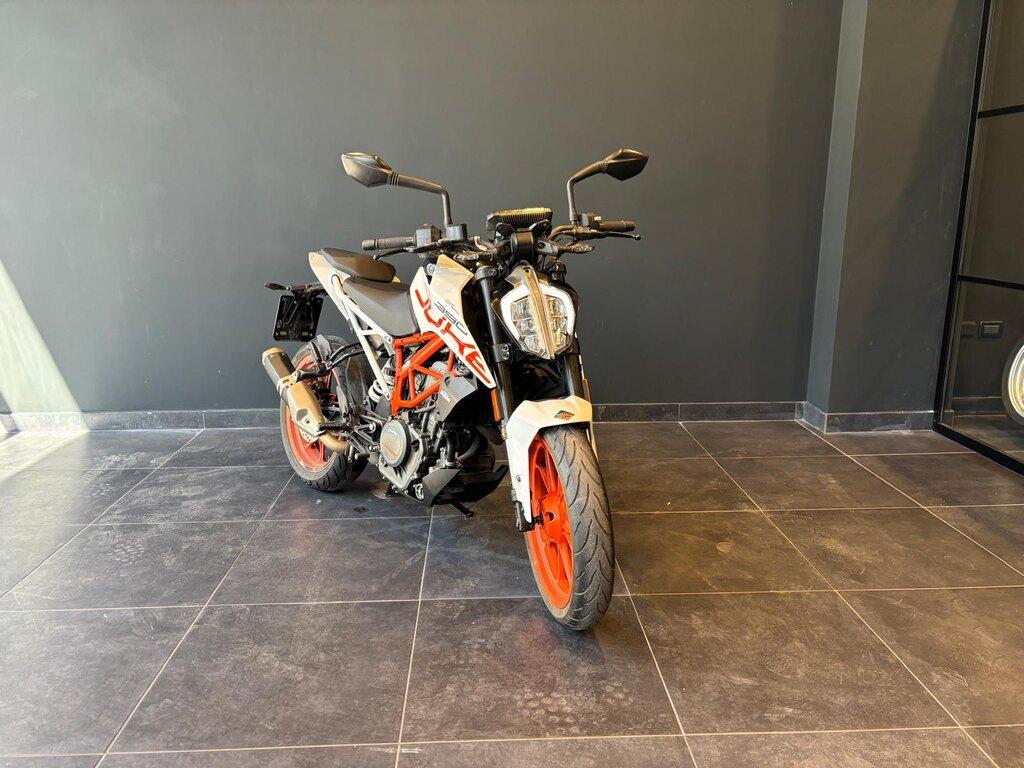 390 DUKE