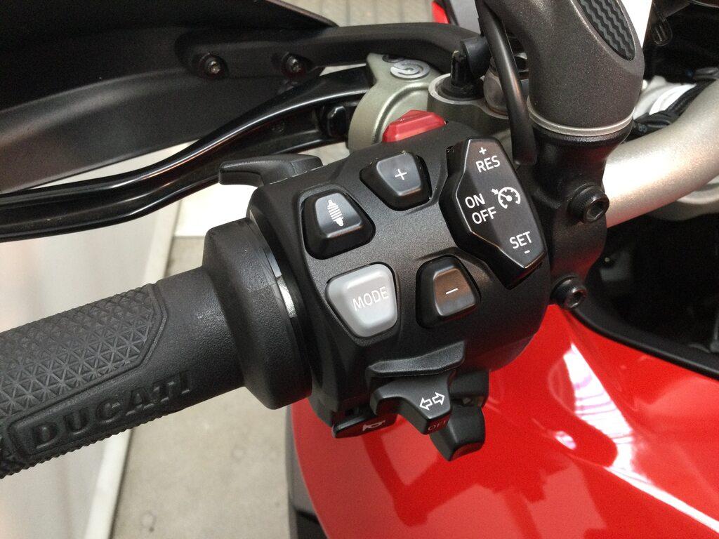 MULTISTRADA V4
