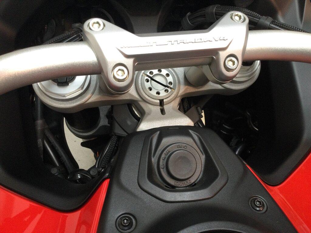 MULTISTRADA V4