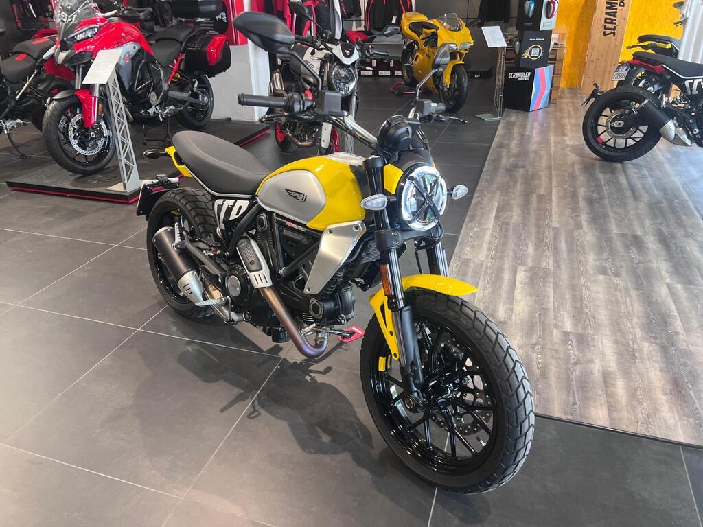 SCRAMBLER 800