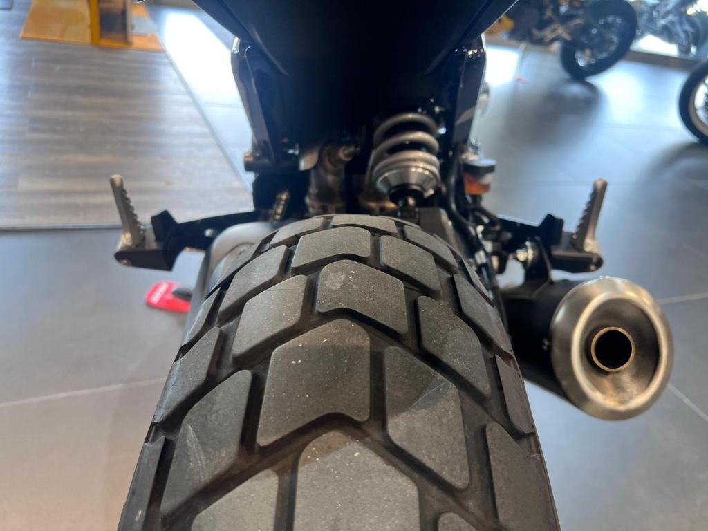 SCRAMBLER 800