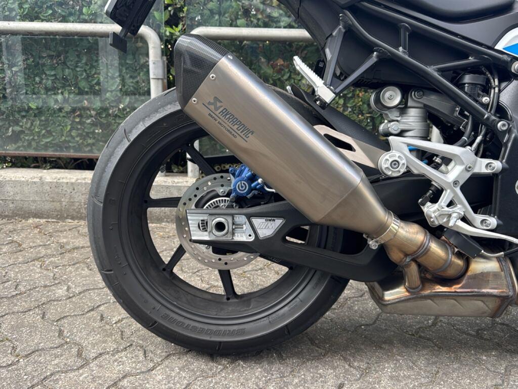 M 1000 R