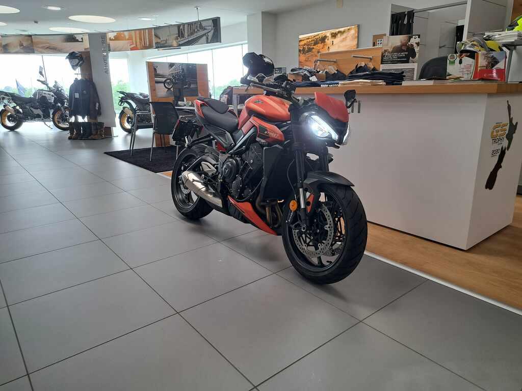 STREET TRIPLE 765