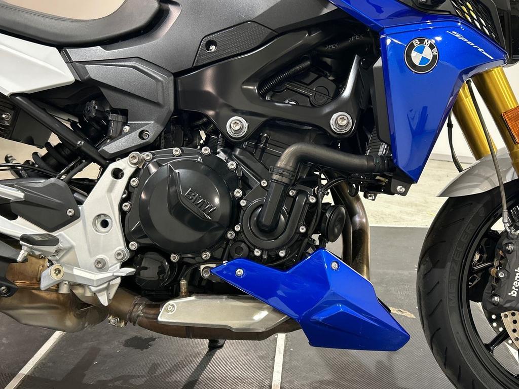 F 900 R