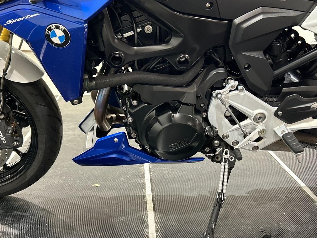 F 900 R
