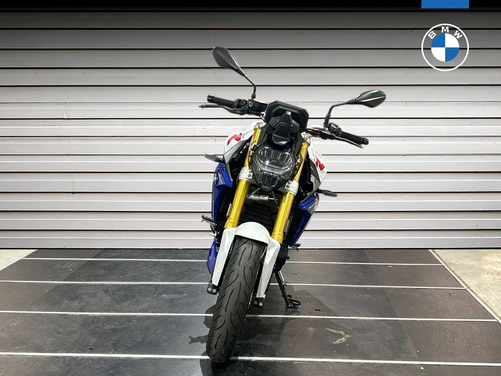 F 900 R