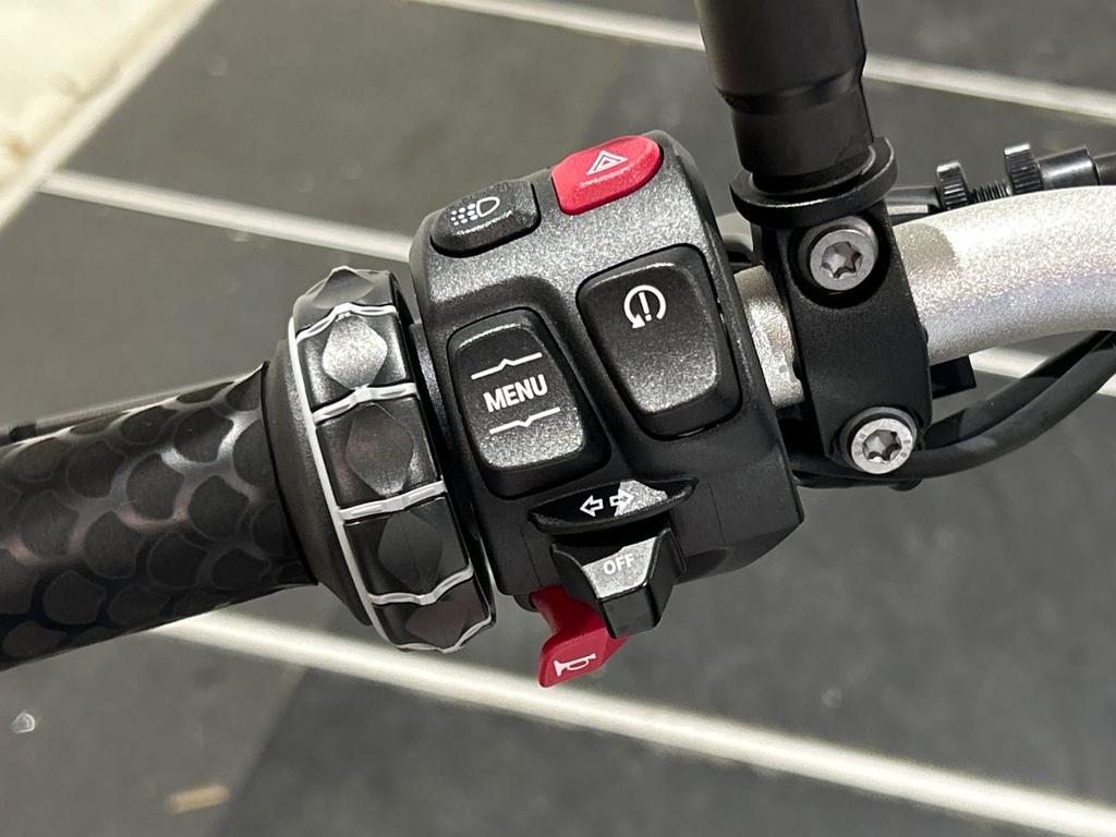 F 900 R