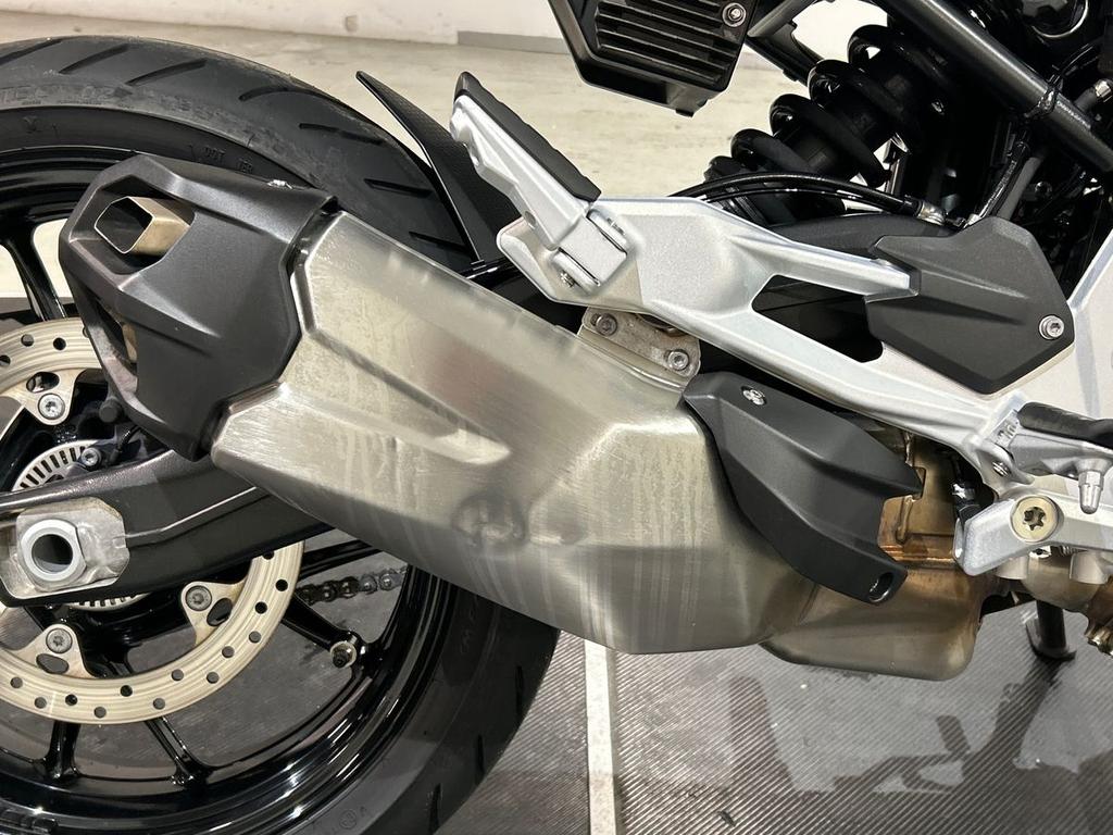 F 900 R