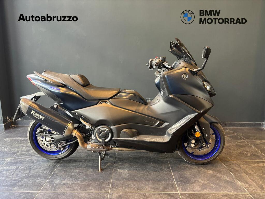 T-MAX 560