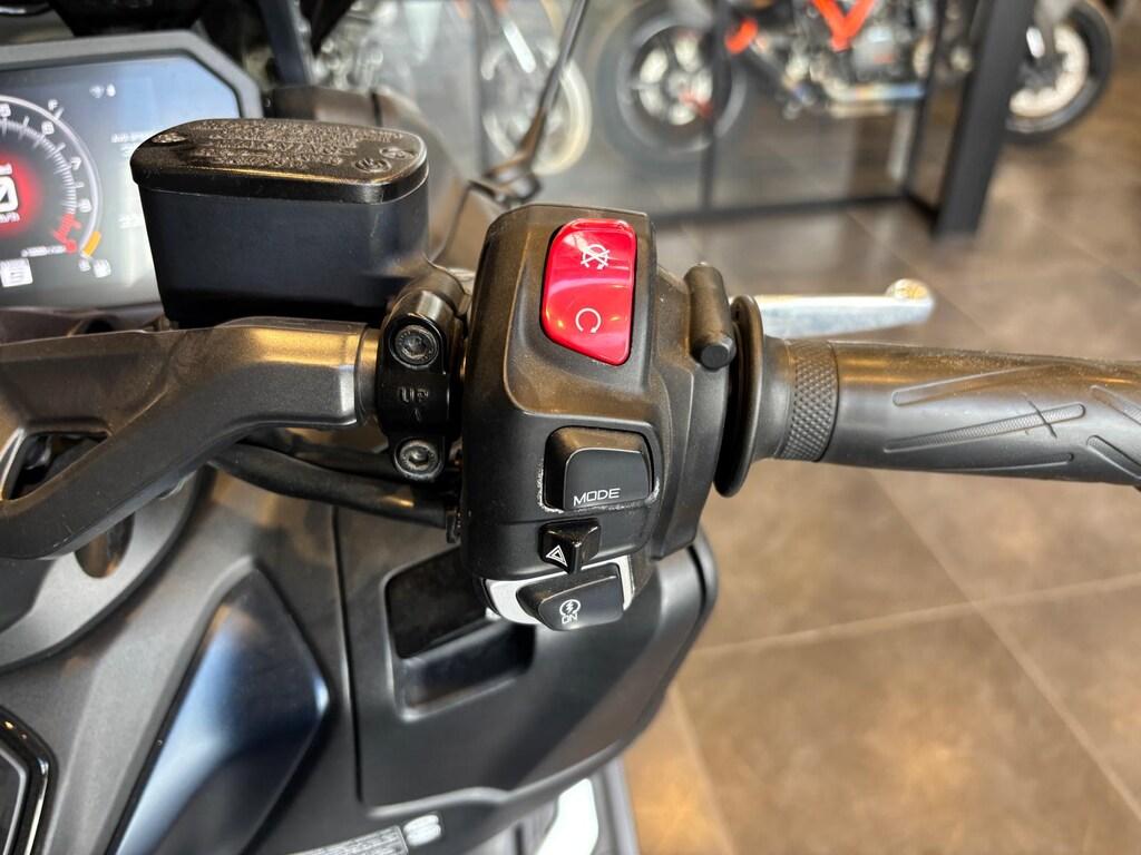T-MAX 560