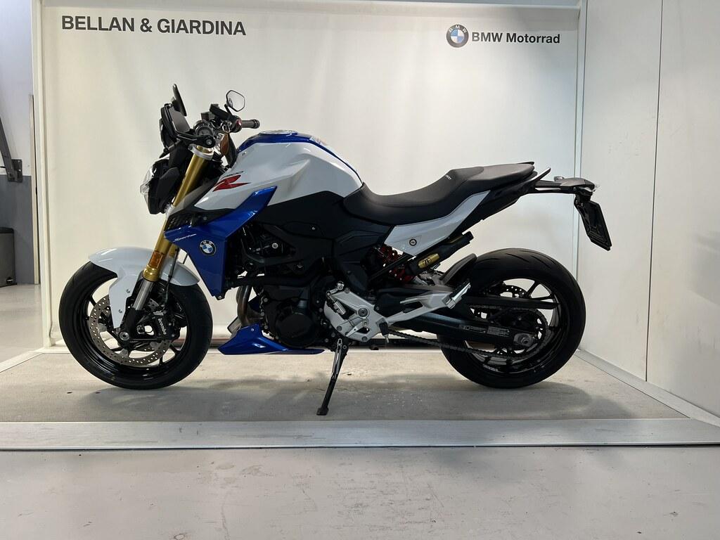 F 900 R