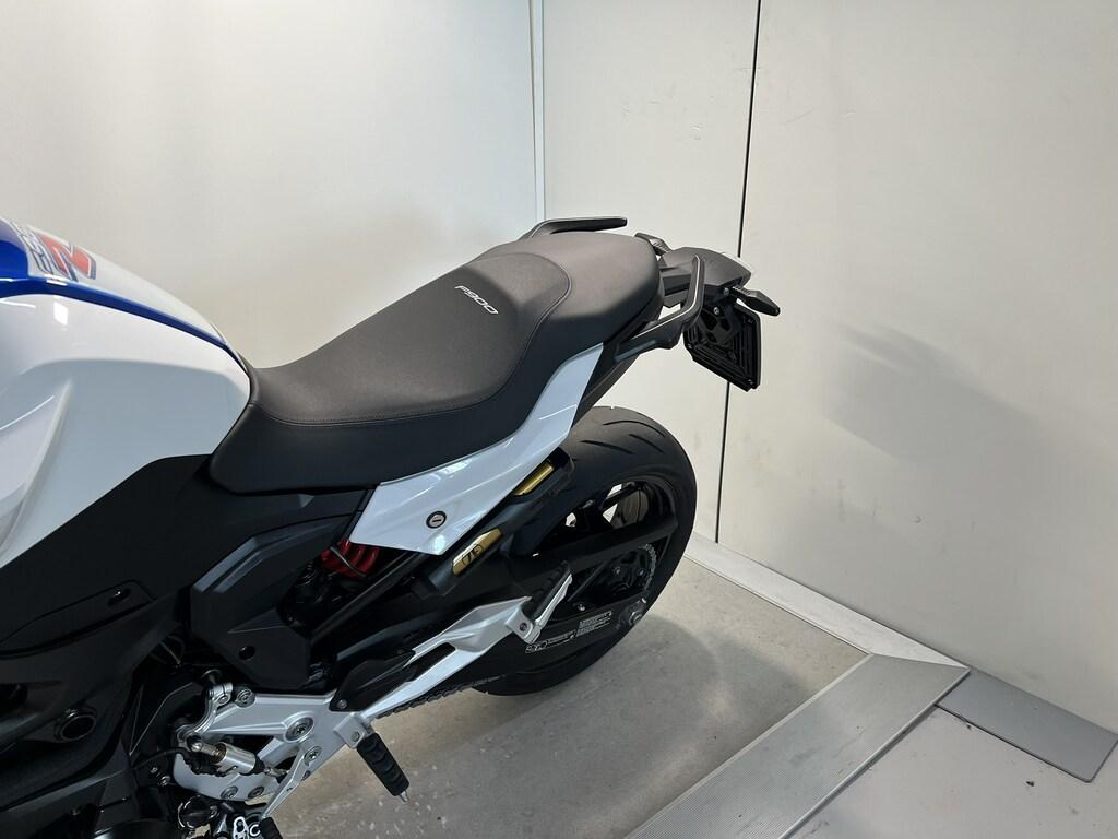 F 900 R