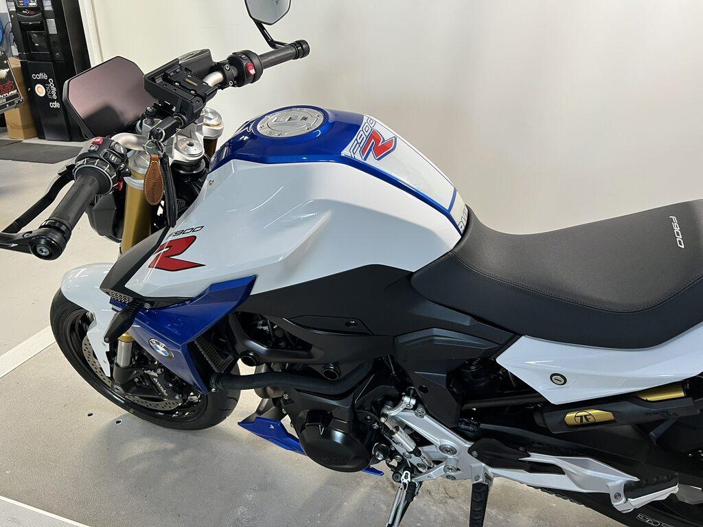 F 900 R