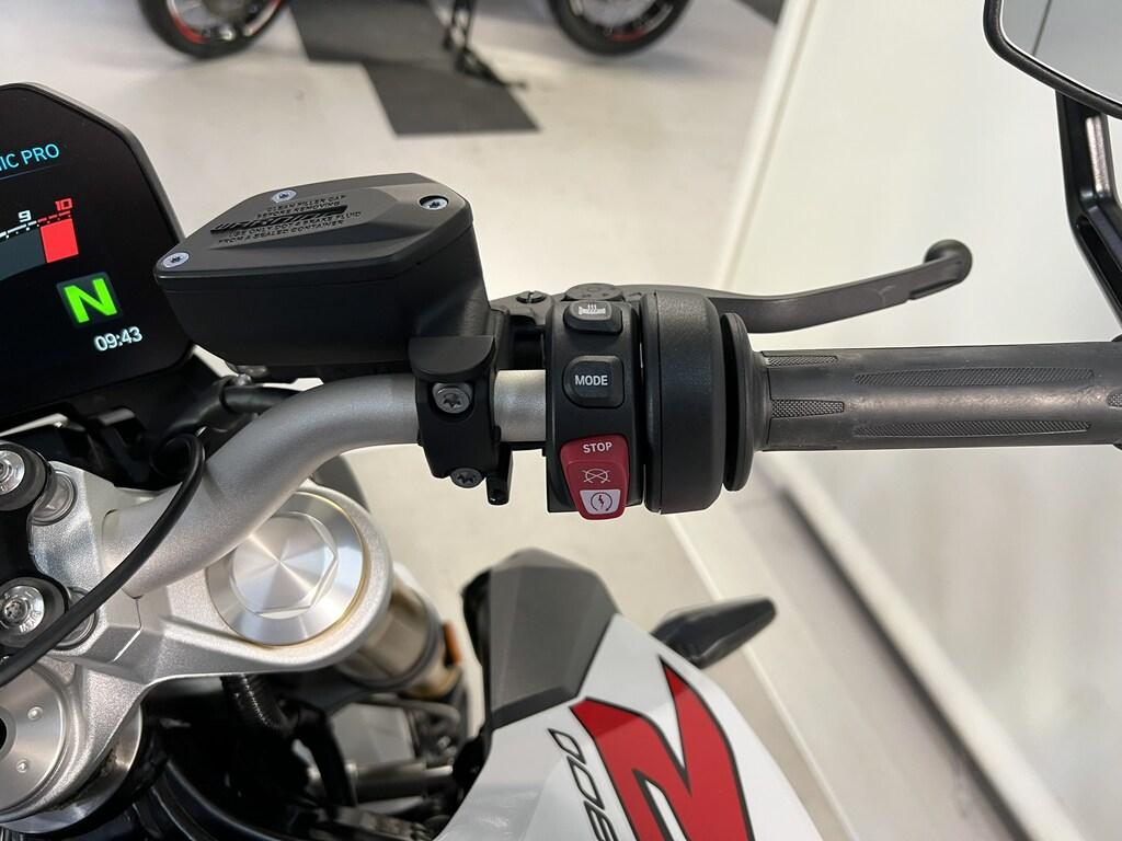 F 900 R