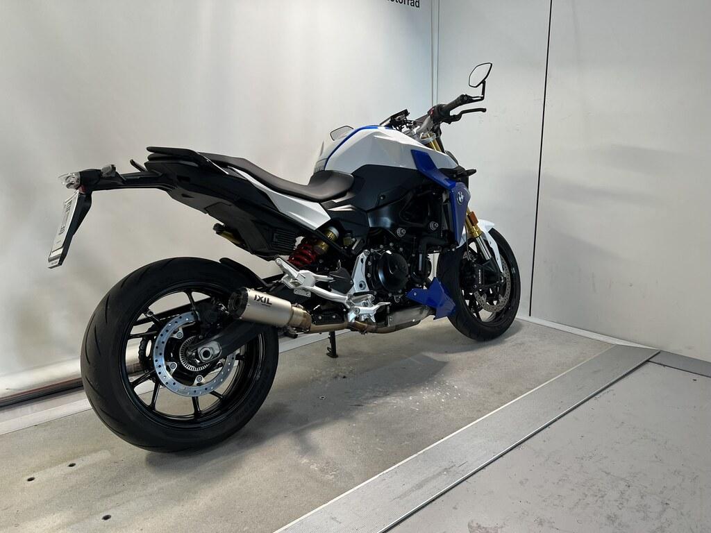 F 900 R