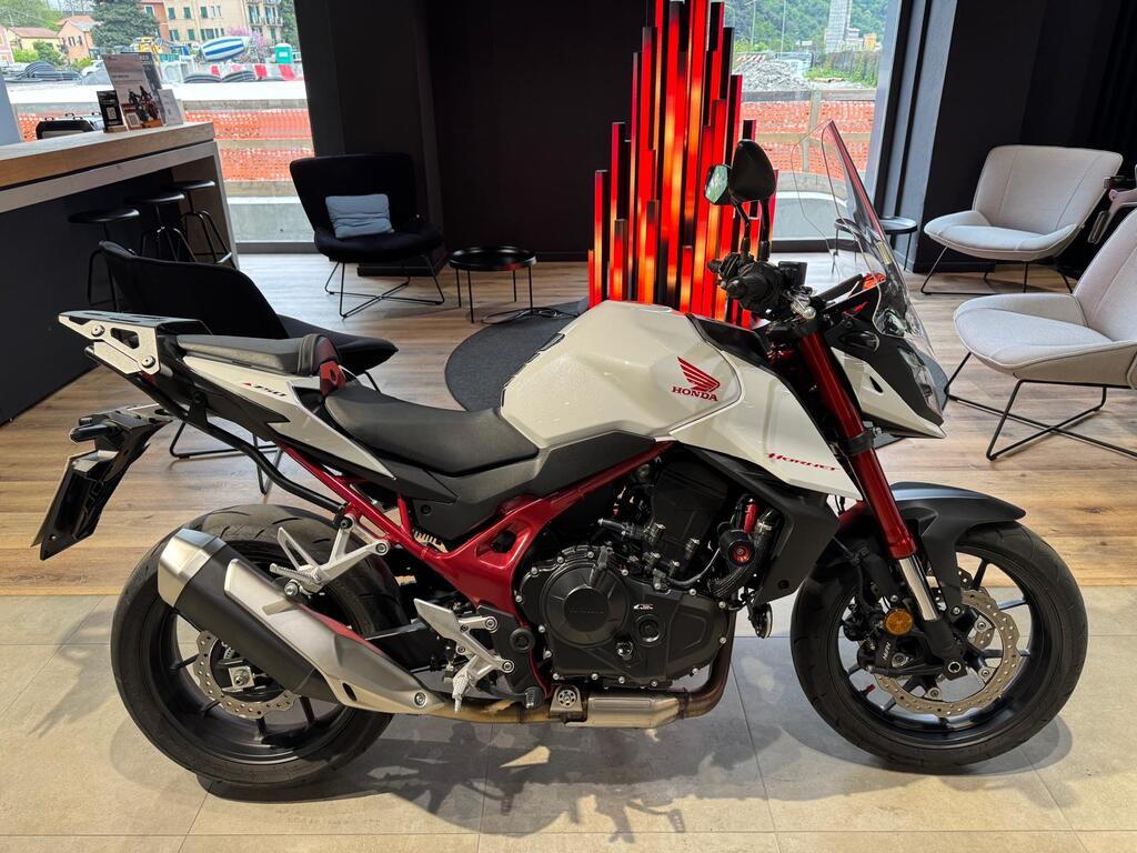 HORNET 750