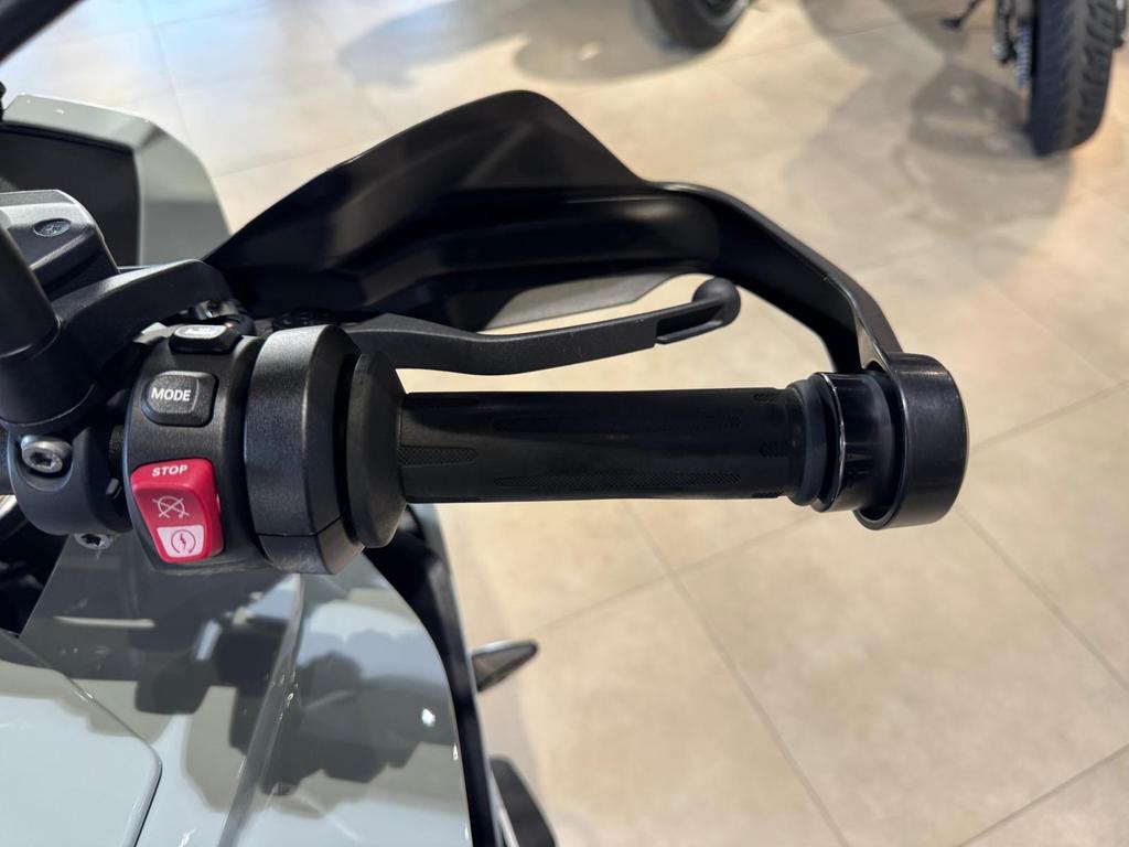 S 1000 XR