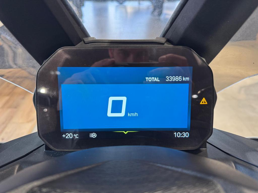 C 400 X