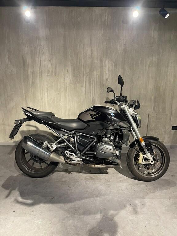 R 1200 R