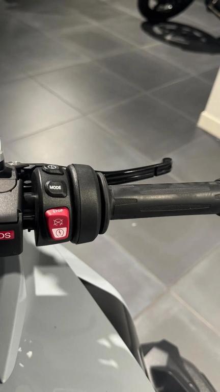 R 1300 RS