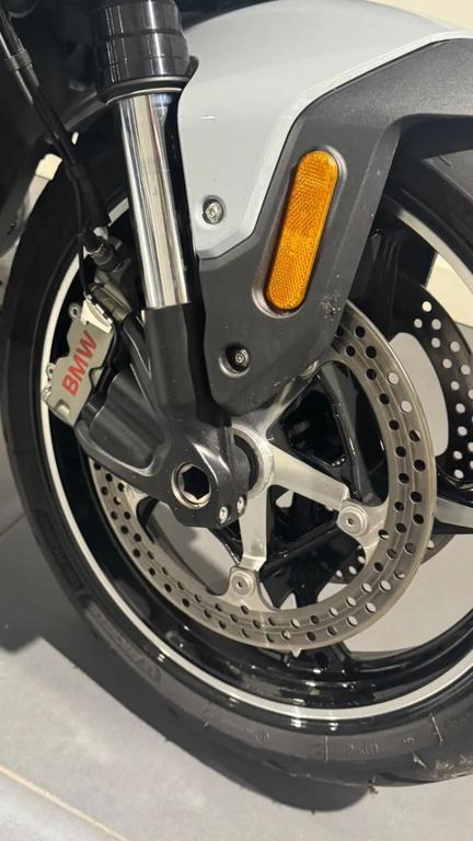 R 1300 RS