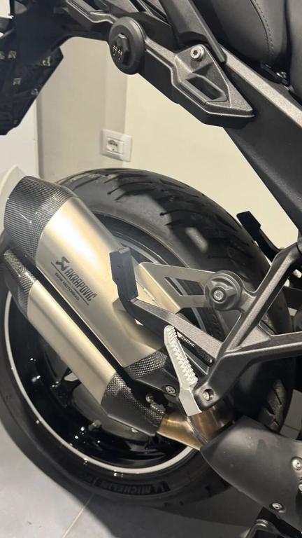 R 1300 RS