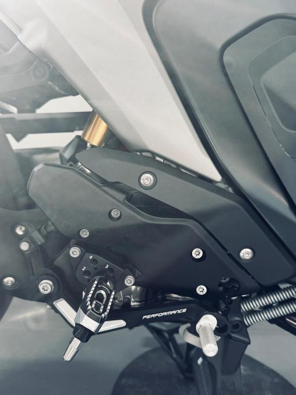 R 1300 RS